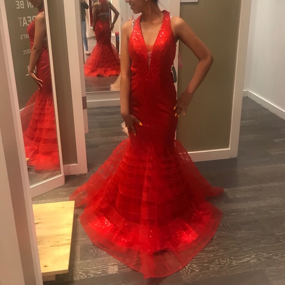 PROM DRESS FOR SALE, RED MERMAID OPEN BACK - Picture 2 of 3
